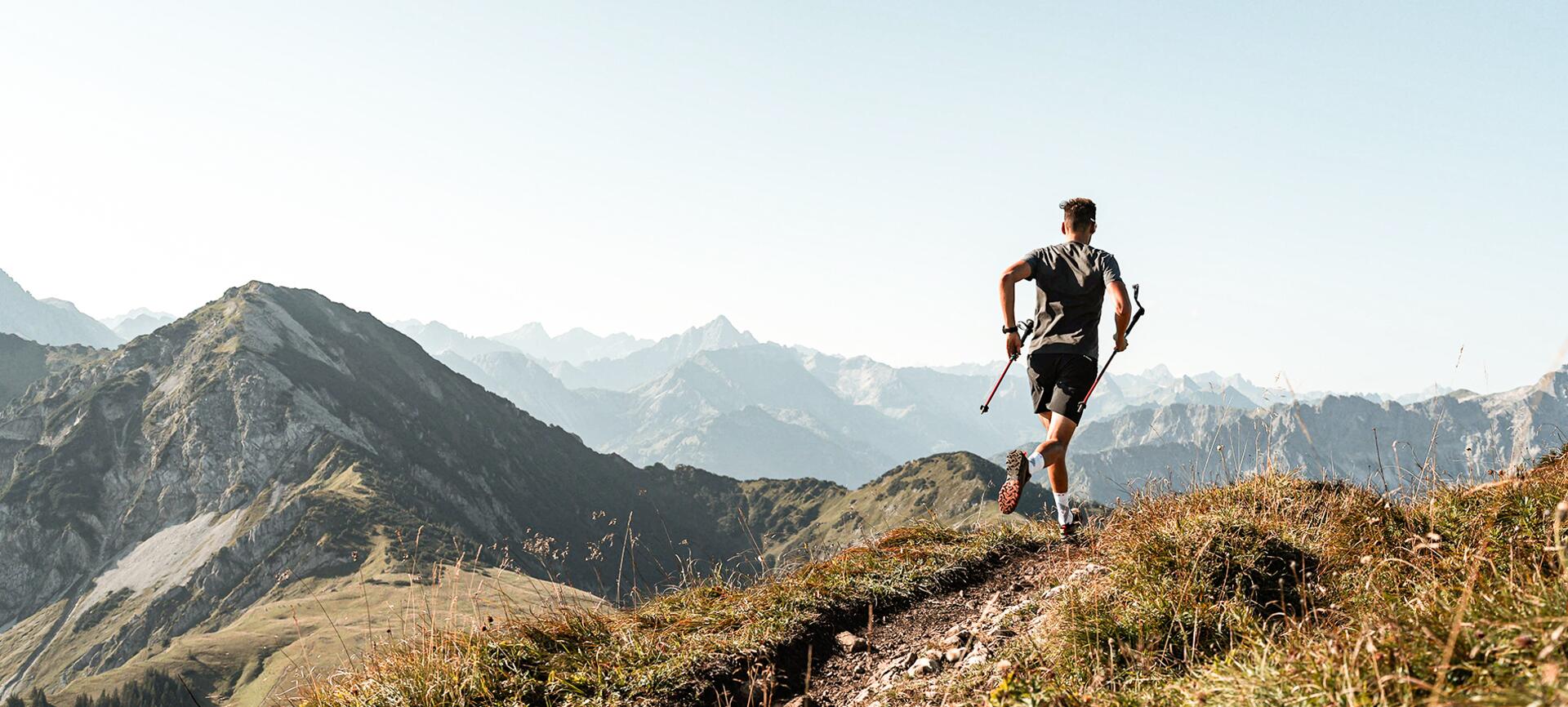 Basti Heckl beim Trailrunning in den Allgäuer Alpen im Tannheimer Tal 
